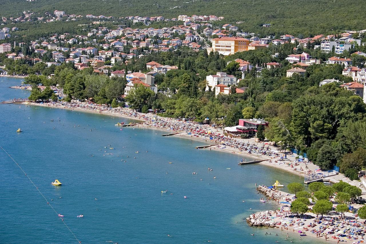 Apartments Nives Crikvenica Exterior foto