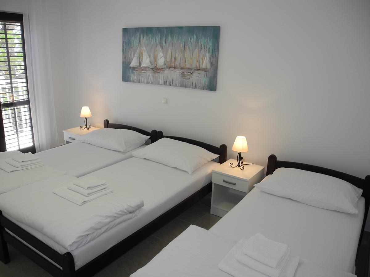 Apartments Nives Crikvenica Exterior foto